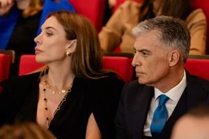 Φαίη Σκορδά - Σταματίνα Τσιμτσιλή - Ελένη Τσολάκη | Πού συναντήθηκαν οι παρουσιάστριες; - εικόνα 5