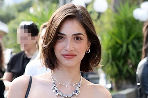 Αυτό το μαύρο φόρεμα από τη Zara είναι η ευκολοφόρετη επιλογή για όλες τις σου τις καλοκαιρινές βόλτες - εικόνα 2