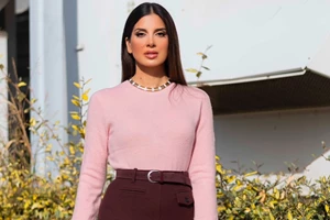 Αλίκη Καραμανλή | Η φρέσκια εμφάνιση με leather παντελόνι και sneakers