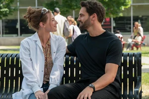 Είδα το "The Love Hypothesis" και θυμήθηκα γιατί μας είχαν λείψει τα τρυφερά rom-coms