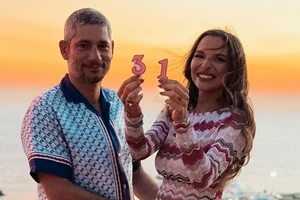 Εριέττα Κούρκουλου Λάτση | Με φουσκωμένη κοιλίτσα στο ηλιοβασίλεμα