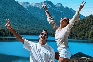 Αθηνά Οικονομάκου-Μπρούνο Τσερέλα | Στην επίδειξη του Giorgio Armani στην Εβδομάδα Μόδας του Μιλάνου