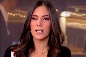 Ανθή Βούλγαρη | Σου δείχνει τη συνταγή της για εύκολο και υγιεινό κέικ μελομακάρονο χωρίς ζάχαρη