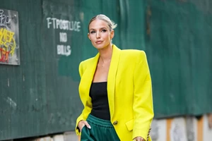 Toasted Manicure | Η τάση στο μανικιούρ που επιλέγουν οι celebrities για το φθινόπωρο