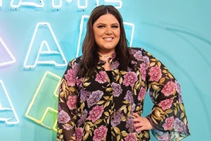 Η Μαρία Κορινθίου φόρεσε το τζιν παντελόνι που κολακεύει τέλεια τις καμπύλες