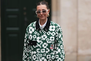 Πώς θα ντυθείς κομψά και άνετα για μία βροχερή ημέρα