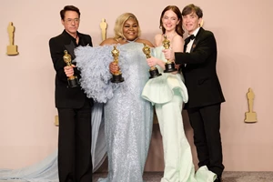 Oscars 2024 | Τα 3 trends που ξεχωρίσαμε και θα φορέσουμε την άνοιξη - εικόνα 2