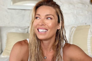 Party time | Ο ξέφρενος χορός της Μαριέττας Χρουσαλά με τη Σήλια Κριθαριώτη και τη Μαρία Μενούνος - εικόνα 4