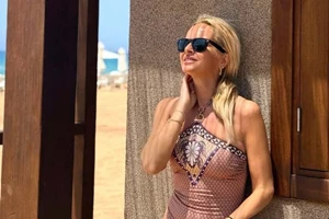 Η Τόνια Σωτηροπούλου με το leopard print πουκάμισο που φορούν όλες οι fashionistas
