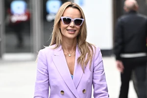 Το casual look της Ευγενίας Σαμαρά που μας θύμισε τη Meghan Markle | Είναι ιδανικό για τις κρύες ανοιξιάτικες ημέρες