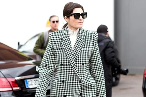 Αυτό είναι το αξεσουάρ που φορούν όλα τα cool girls φέτος τον χειμώνα - εικόνα 2