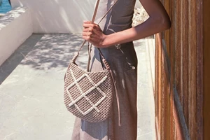 Η Αμαλία Κωστοπούλου με το θηλυκό μπικίνι στο πιο δυναμικό μοτίβο του καλοκαιριού - εικόνα 2