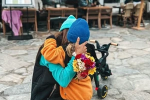 Εριέττα Κούρκουλου Λάτση | Πάσχα στο αγαπημένο της ελληνικό νησί - Η τρυφερή φωτογραφία με τον τεσσάρων μηνών γιο της - εικόνα 4