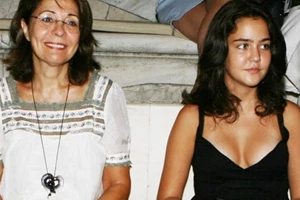 Μαριάννα Κιμούλη | Όπως δεν την έχουμε ξαναδει σε βραδινή έξοδο στο θέατρο - εικόνα 3