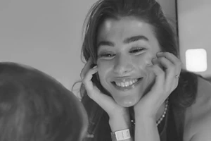 Στην κουζίνα με τον γιο της η Νίκη Λυμπεράκη | Το γλυκό που έφτιαξαν είναι ό,τι χρειάζεσαι για τις απογευματινές λιγούρες