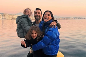 Σάκης Τανιμανίδης | Παίζει μπάσκετ με τον Σταύρο Σβήγκο στο πατρικό του στη Θεσσαλονίκη