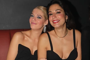 Κατερίνα Παπουτσάκη | Ο σέξι χορός με mini κόκκινο φόρεμα - εικόνα 2