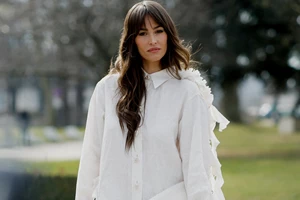 Η Εβελίνα Νικόλιζα φόρεσε το πιο κολακευτικό λευκό φόρεμα του καλοκαιριού