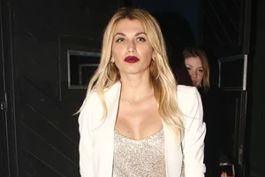 Η Κωνσταντίνα Σπυροπούλου σε νέο στιγμιότυπο με τον γιο της | Η "γλυκιά" συνήθειά τους - εικόνα 2