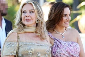 Αγάπη Πολίτη | Κομψή εμφάνιση με leather jacket στο Ηρώδειο