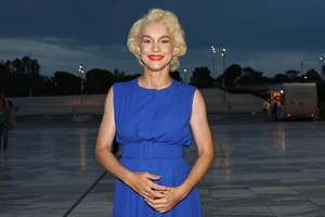 Η Γιούλικα Σκαφιδά με τον Άγγελό της αγκαλιά είναι ό,τι πιο τρυφερό θα δεις