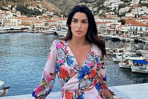 Η Χριστίνα Μπόμπα φόρεσε το μπικίνι που αγοράζουν ξανά και ξανά οι πιο διάσημες fashionistas - εικόνα 2