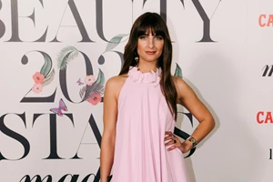 Μια ματιά στο σπίτι του Γιώργου Καράβα & της Ραφαέλας Ψαρρού | Το elegant σαλόνι με τη minimal διακόσμηση