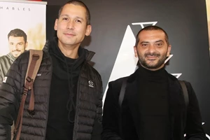 Ο Λεωνίδας Κουτσόπουλος σε χριστουγεννιάτικη διάθεση με τον γιο τους και του κριτές του MasterChef