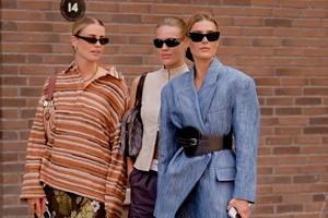 Το κόκκινο είναι το νέο φούξια | Πώς θα φορέσεις το κορυφαίο color trend της σεζόν