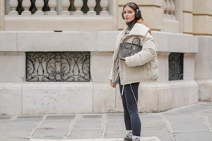 7 κλασικά παντελόνια που αξίζει να αγοράσεις στις πρώτες προσφορές της χρονιάς