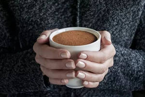 Τι να μαγειρέψω τις βροχερές μέρες; Η πανεύκολη συνταγή για κοτόπουπα με αυγολέμονο