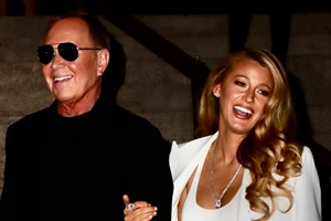 Erykah Badu | Ποια είναι η καλλιτέχνιδα που κέρδισε το βραβείο "Style Icon" στα CFDA awards - εικόνα 2