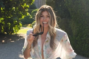 Βάσσια Κωσταρά – Chiara Ferragni | Πόζαραν η μία στο πλευρό της άλλης λίγο πριν το λανσάρισμα της κοινής τους συλλογής - εικόνα 2