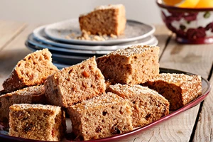 Πανεύκολη συνταγή για φανουρόπιτα από τον Άκη Πετρετζίκη