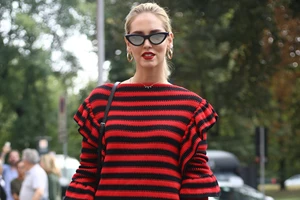 Το πρώτο καλσόν της σεζόν | Η Chiara Ferragni φόρεσε το σχέδιο που θα αναβαθμίσει κάθε look