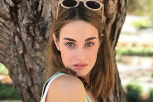 Με animal print μπικίνι η Μαρία Βοσκοπούλου | Η κόρη της Άντζελας Γκερέκου στο Λαγονήσι - εικόνα 4