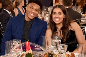 Γιάννης Αντετοκούνμπο | Η τρυφερή κίνηση για χάρη της συζύγου του, Μαράια - εικόνα 2