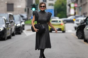 Thank me later | Οι μπορντό μπότες από τη Stradivarius που ταιριάζουν τέλεια με φούστες και φορέματα - εικόνα 2