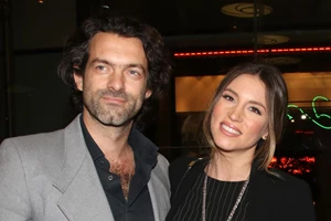 Ο Φίλιππος Μιχόπουλος εύχεται στην Αθηνά Οικονομάκου για τα γενέθλιά της και δίνει οριστικό τέλος στα σενάρια χωρισμού