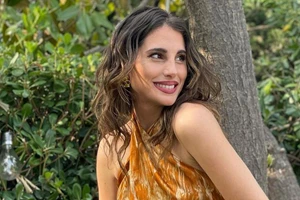 Η Παυλίνα Βουλγαράκη στο Missbloom | Ποια items δεν λείπουν ποτέ από τη βαλίτσα των διακοπών της