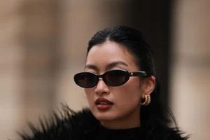 Η Ηλιάνα Παπαγεωργίου με το εκκεντρικό κραγιόν που πρέπει να δοκιμάσεις αν είσαι μελαχρινή