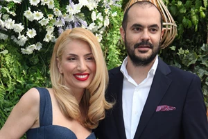 Η Μαρία Ηλιάκη σε καθημερινές στιγμές με την κόρη της σε εμπορικό κέντρο