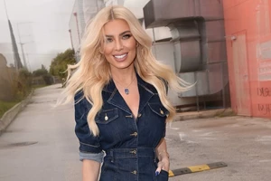 Κατερίνα Καινούργιου | Το χρώμα στο μανικιούρ της είναι στο πιο girly χρώμα για την άνοιξη - εικόνα 2