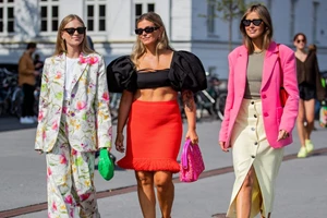 10 μοντέρνα looks που μπορείς να δημιουργήσεις με ένα λευκό φόρεμα