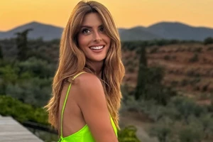 Τόνια Σωτηροπούλου | Το γιορτινό μακιγιάζ της μας δίνει inspo για τα looks των Χριστουγέννων - εικόνα 2