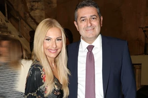 Τίνα Μεσσαροπούλου | "Είμαστε τυχεροί και ευλογημένοι που σε έχουμε δίπλα μας να μας προστατεύεις" - εικόνα 2