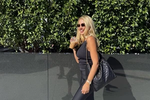 Κωνσταντίνα Σπυροπούλου | Παρακολούθησε το πιο τρυφερό μάθημα "οδήγησης" παρέα με τους γιους της