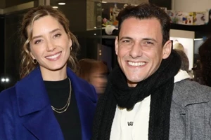 Η Γιολάντα Καλογεροπούλου ποζάρει με φουσκωμένη κοιλιά σε προχωρημένη εγκυμοσύνη