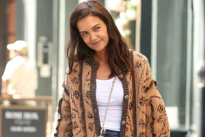 Η Elsa Hosk δημιούργησε το απόλυτο look της άνοιξης με τρία κομμάτια που έχεις ήδη στη ντουλάπα σου