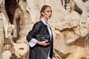 Η Κατερίνα Ευαγγελινού φόρεσε το άκρως απαραίτητο πανωφόρι για αυτή την εποχή - εικόνα 3